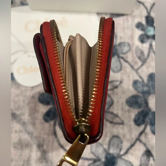 Chloé Drew Long Red Leather Wallet ( all inclusive)
Box, Dust bag, tag,COA card - Picture 3 of 16